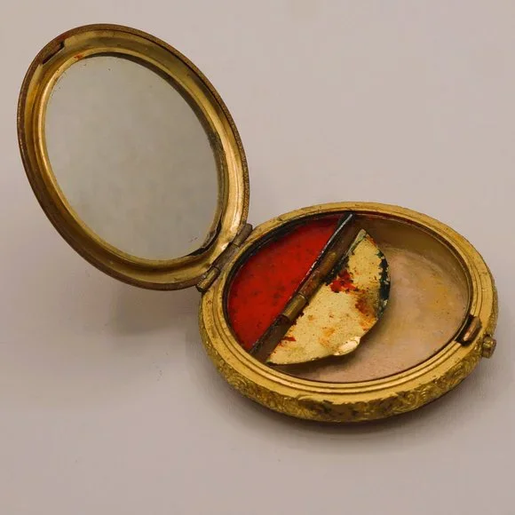 Vintage Elgin Style Brass Rouge & Powder Lions Club Compact - Picture 7 of 11